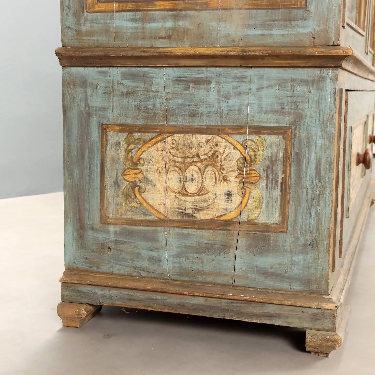 Antique Wardrobe Baroque Style Lacquered Wood XIX Century - Italy, Late XIX Century | Antiques | Wardrobes