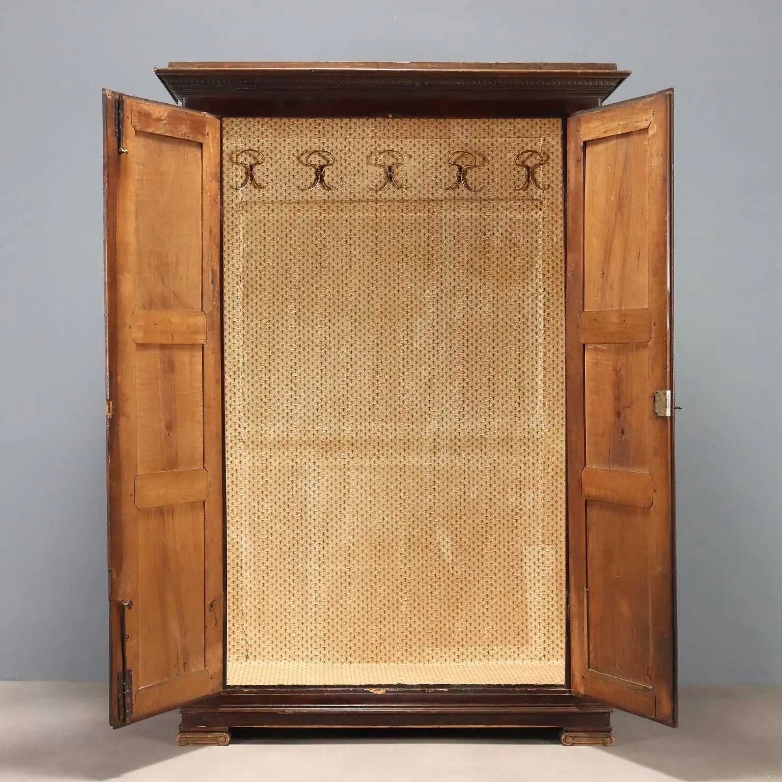 Antique Wardrobe Walnut Walnut Burl Italy Mid XIX Century - Italy, Mid XIX Century | Antiques | Wardrobes