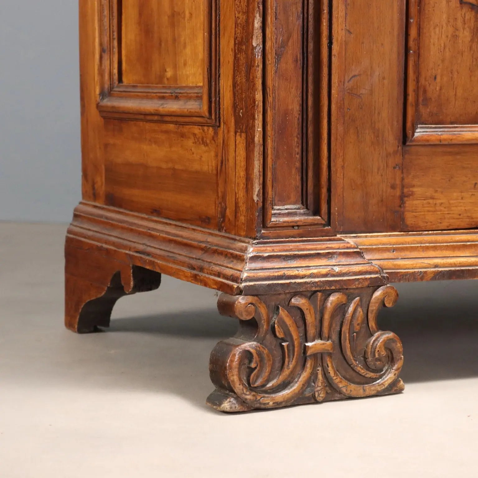 Antique Baroque Wardrobe Walnut Italy XX Century