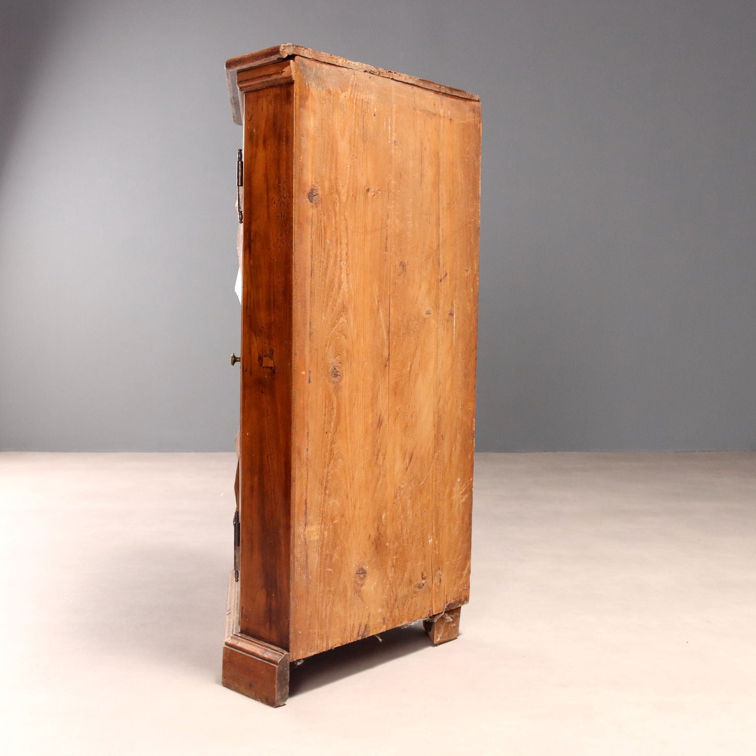  | Antiques  Corners Cabinets