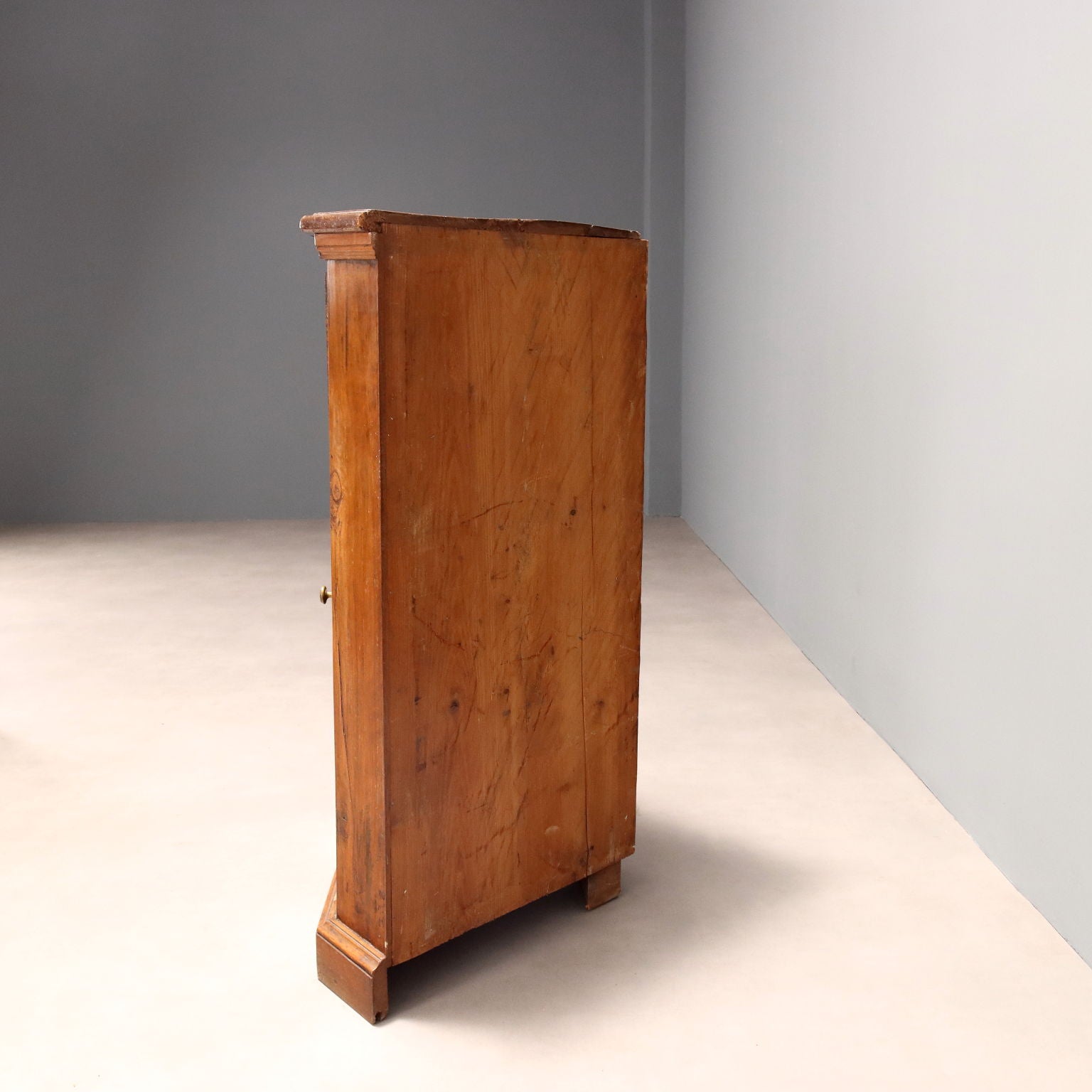  | Antiques  Corners Cabinets