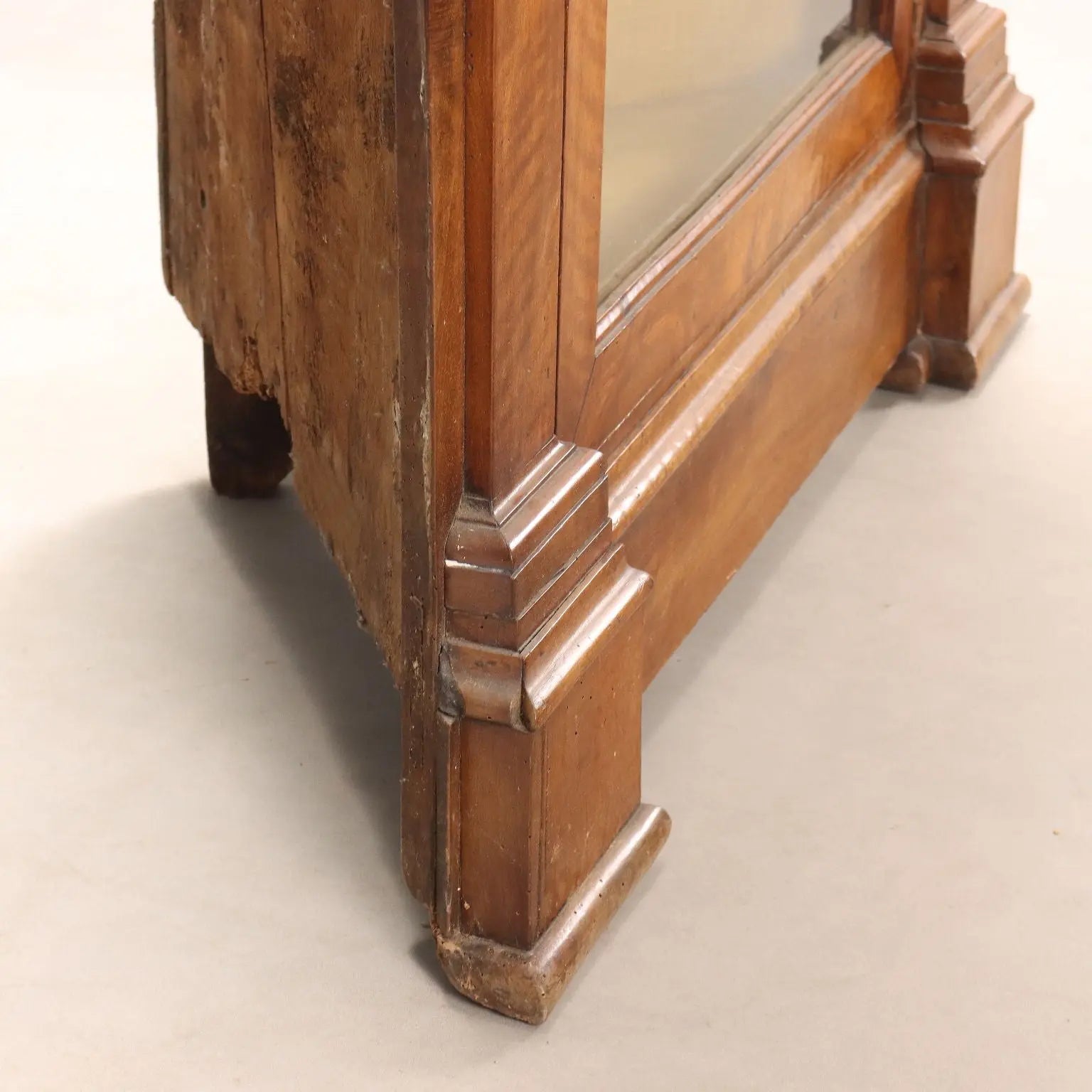 Antique Corner Cabinet Baroque Walnut Italy XVIII Century - Italy, XVIII Century | Antiques | 