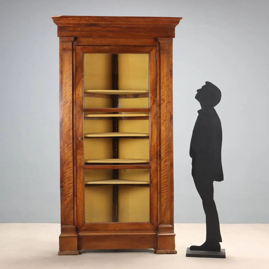 Baroque Walnut and Glass Corner Cabinet - Italy, 18th Century