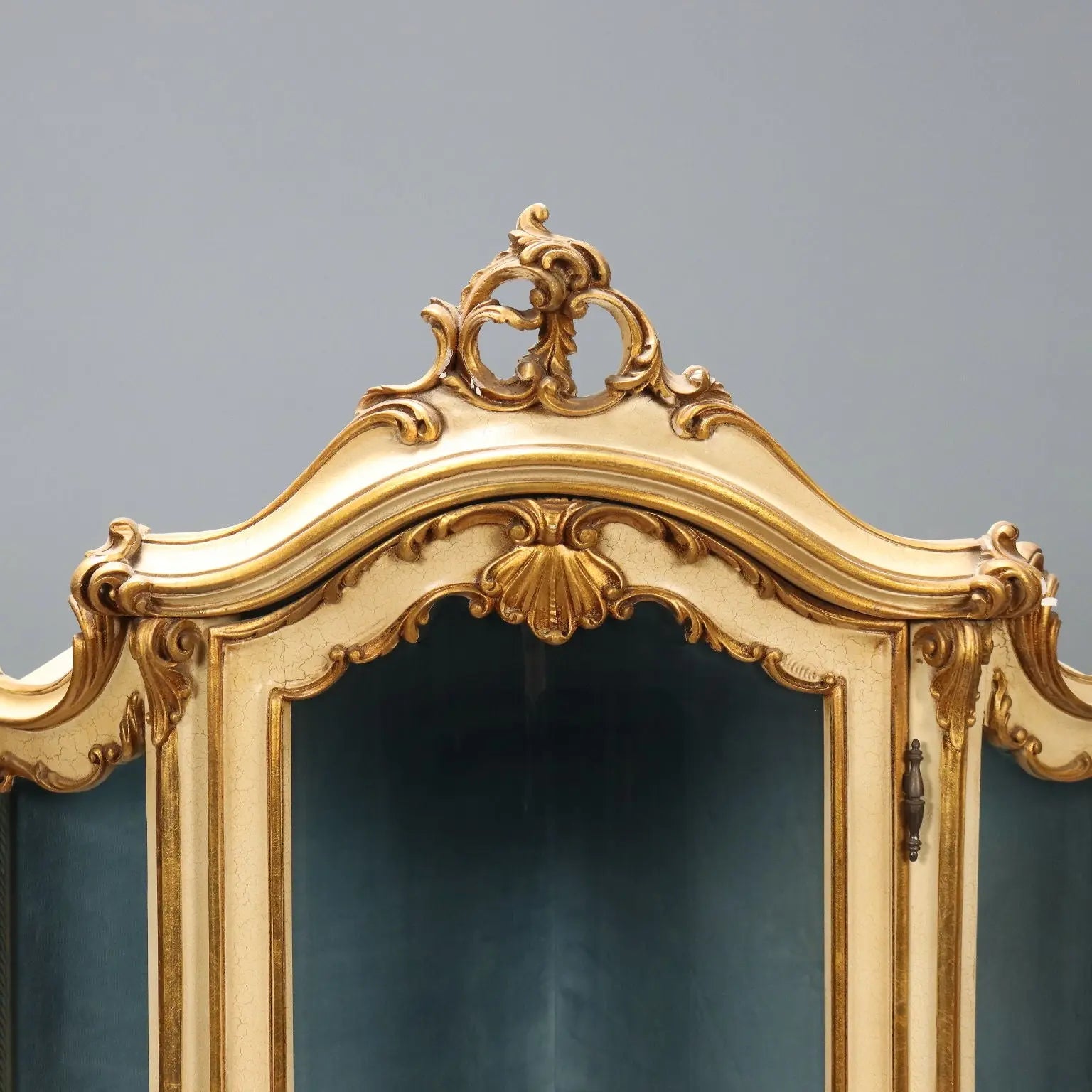 Antique Corner Cabinet Baroque Style Lacquered Wood XX Century - Italy, XX Century | Antiques | 