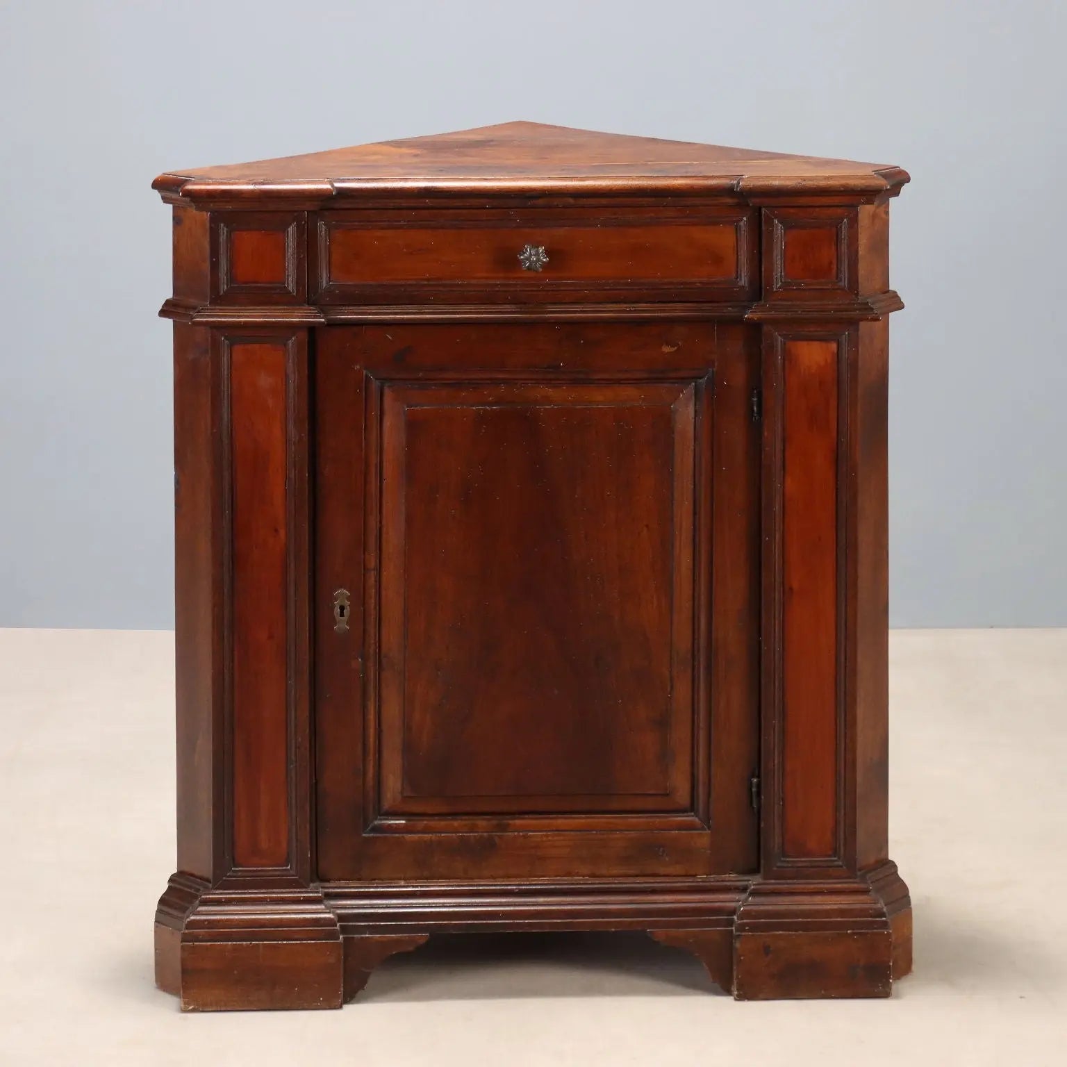 Baroque Walnut Corner Cabinet with Drawer - Italy 20th Century