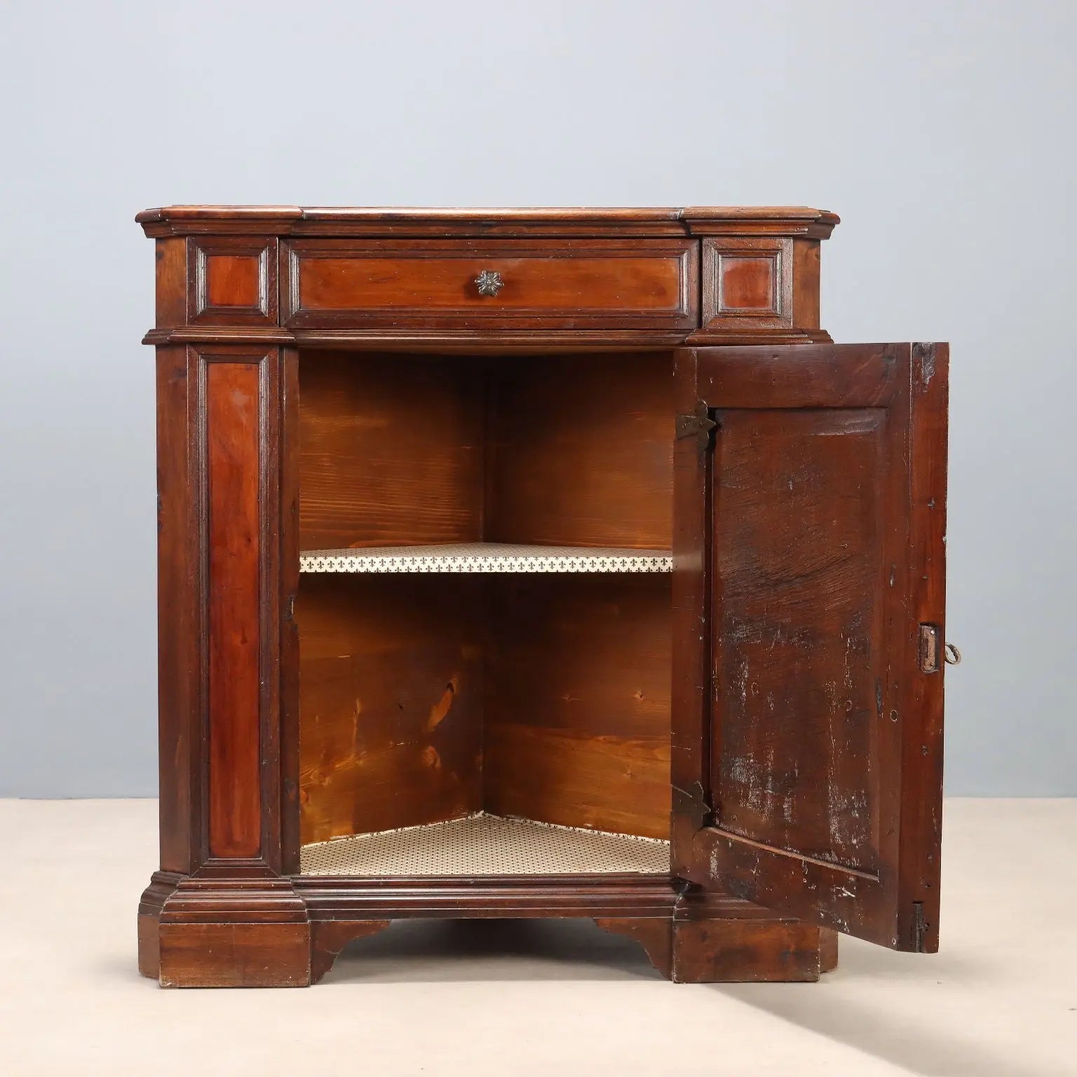 Baroque Walnut Corner Cabinet with Drawer - Italy 20th Century