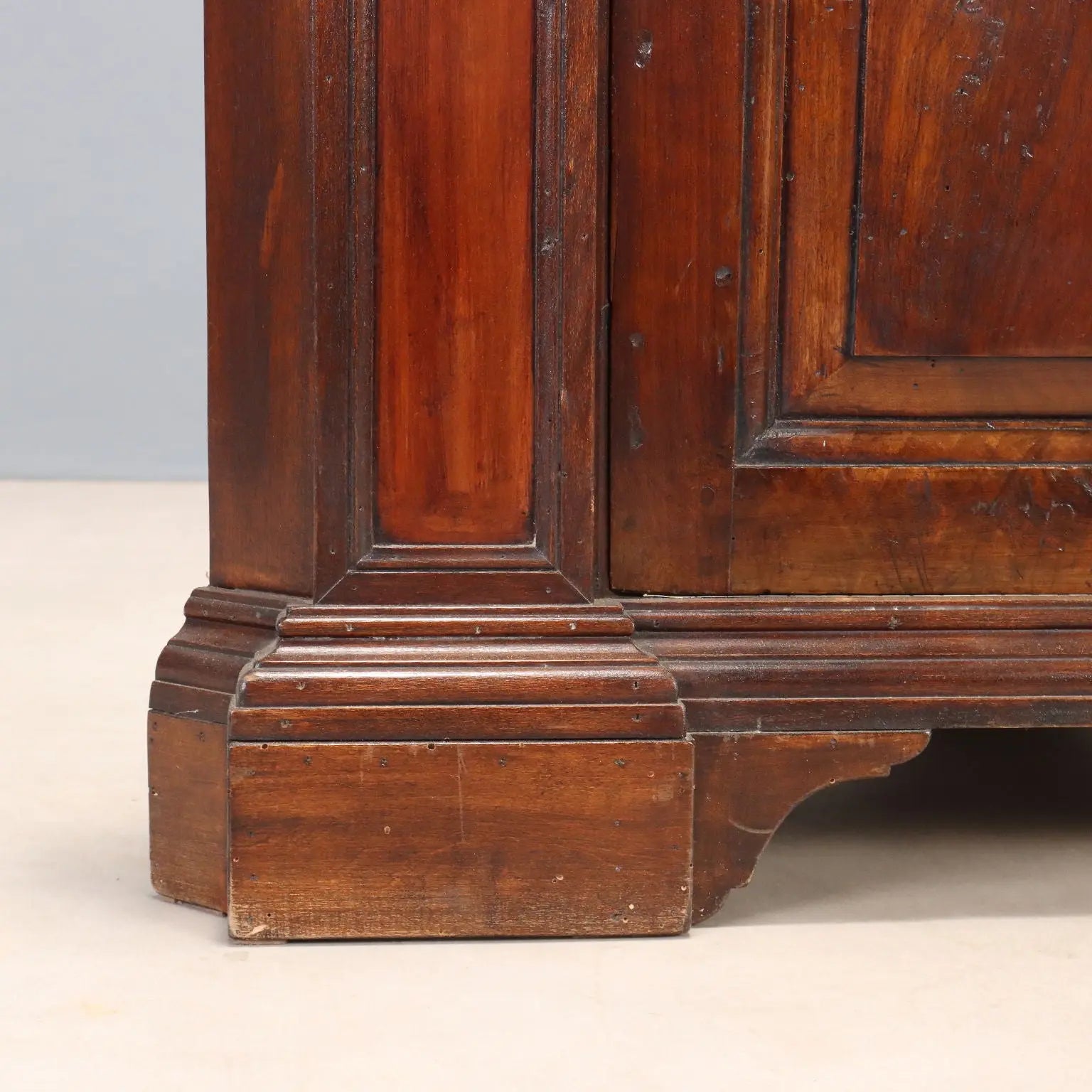 Baroque Walnut Corner Cabinet with Drawer - Italy 20th Century