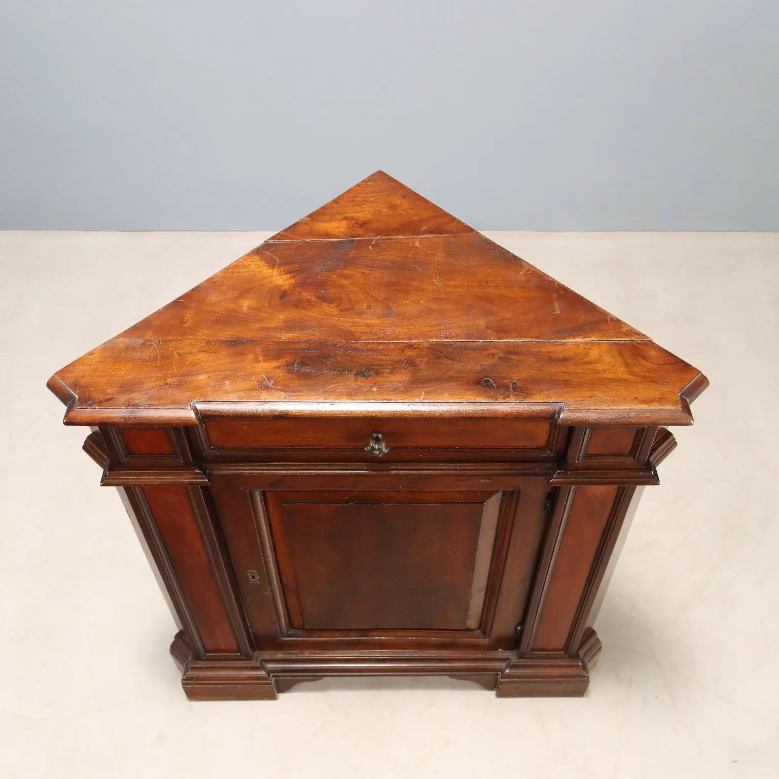 Baroque Walnut Corner Cabinet with Drawer - Italy 20th Century