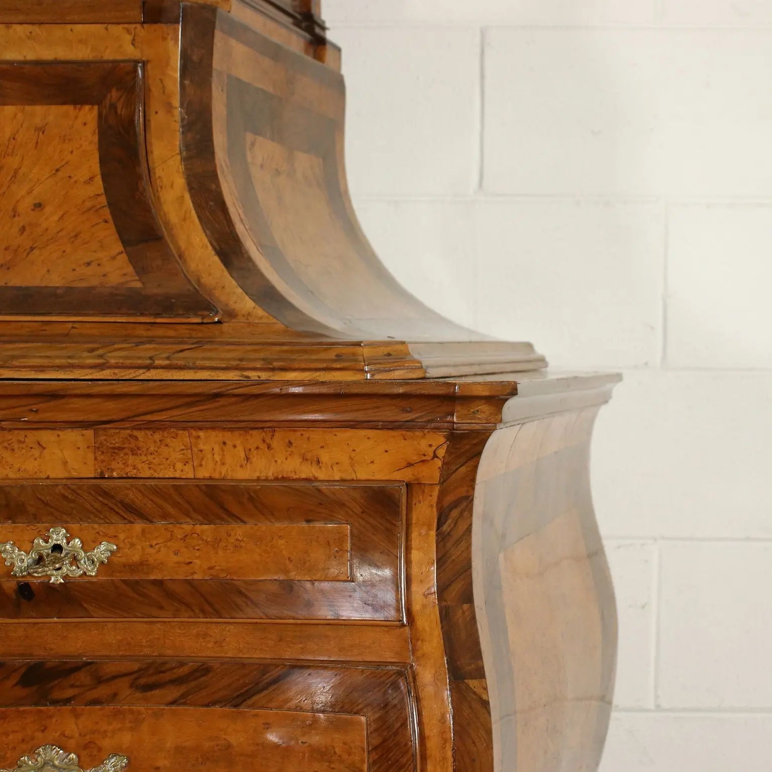 Large Barocchetto Emiliano Chest in Burl