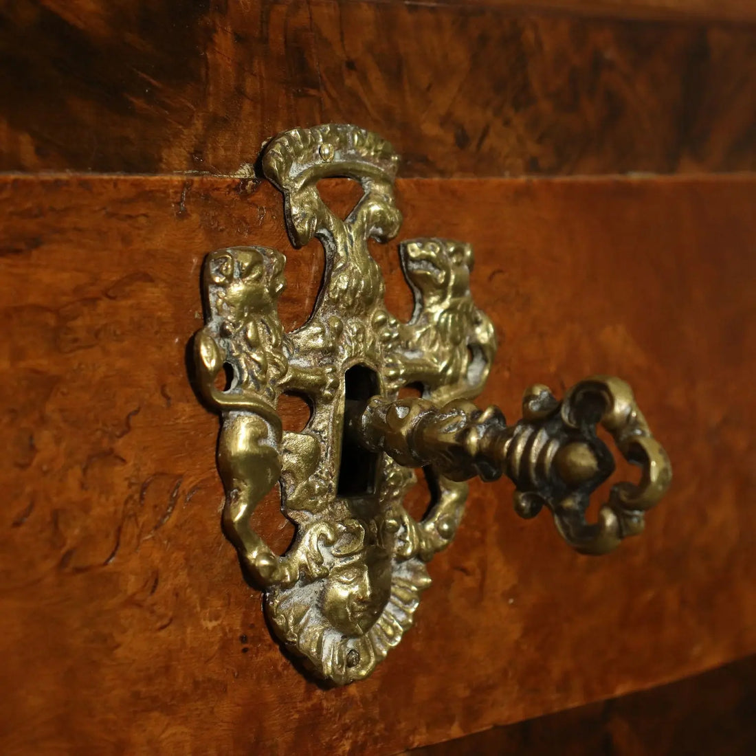 Large Barocchetto Emiliano Chest in Burl
