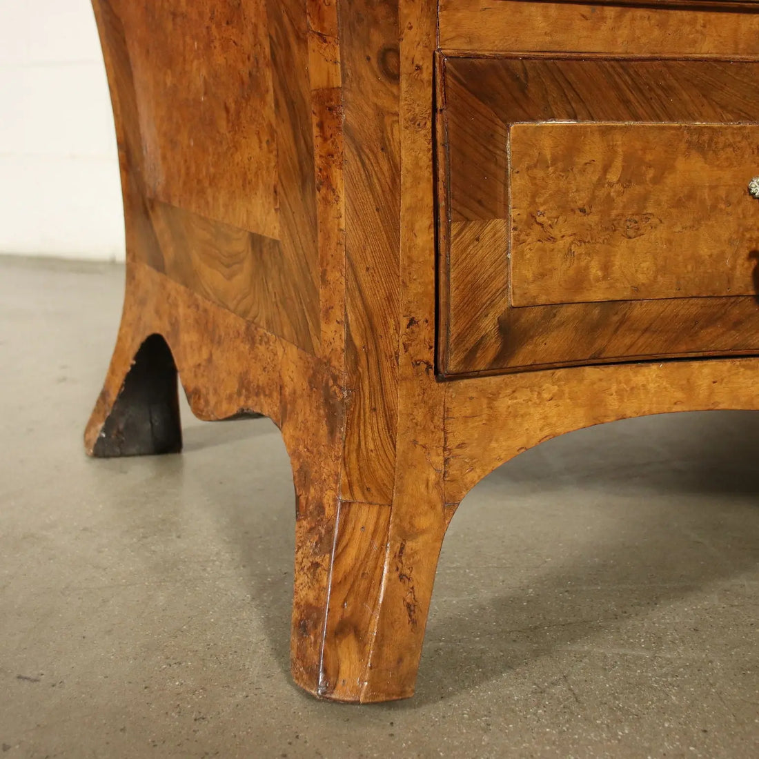 Large Barocchetto Emiliano Chest in Burl