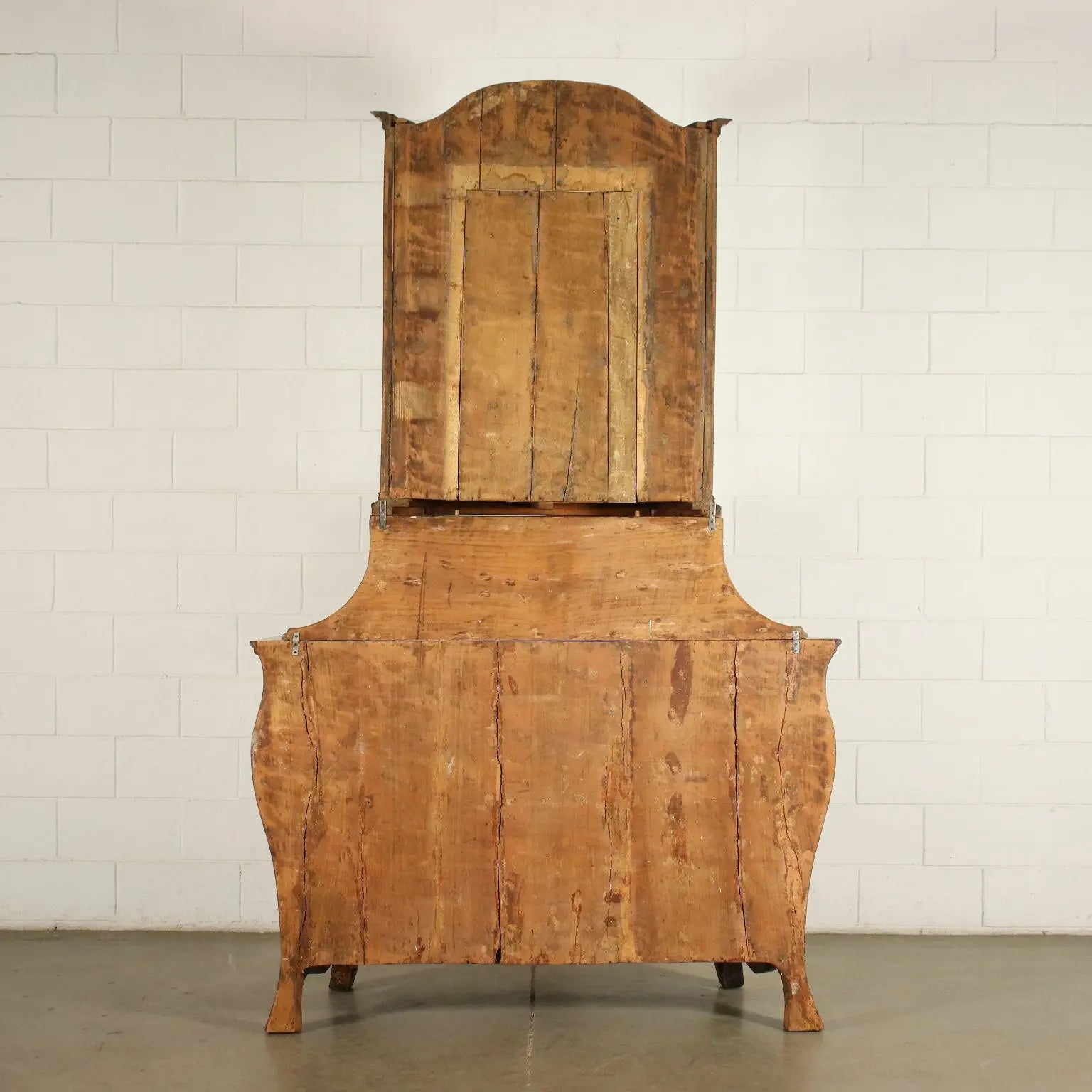 Large Barocchetto Emiliano Chest in Burl