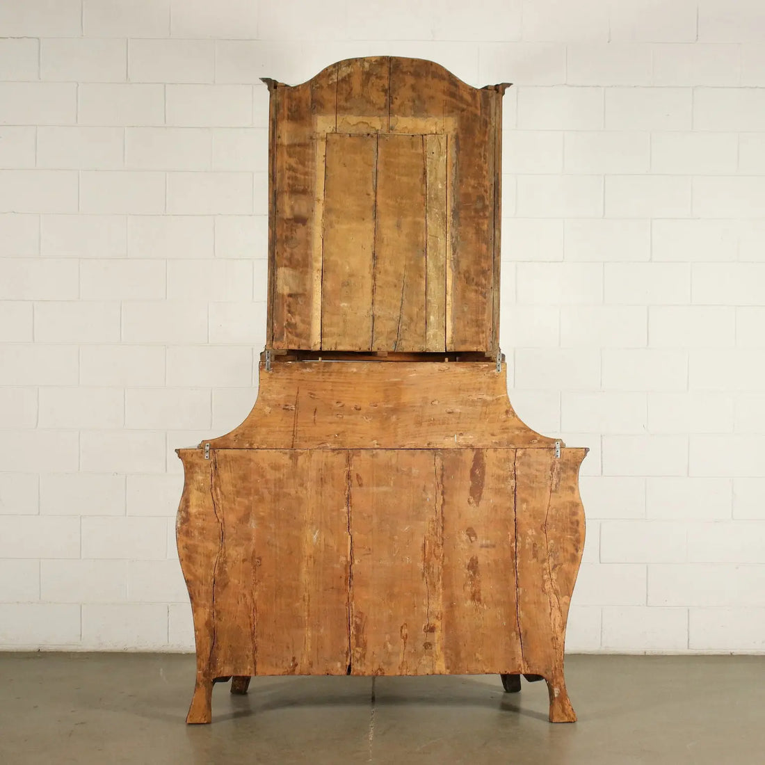Large Barocchetto Emiliano Chest in Burl