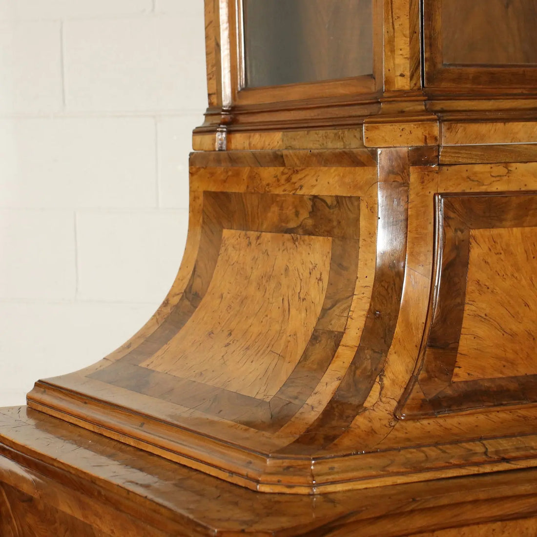 Large Barocchetto Emiliano Chest in Burl