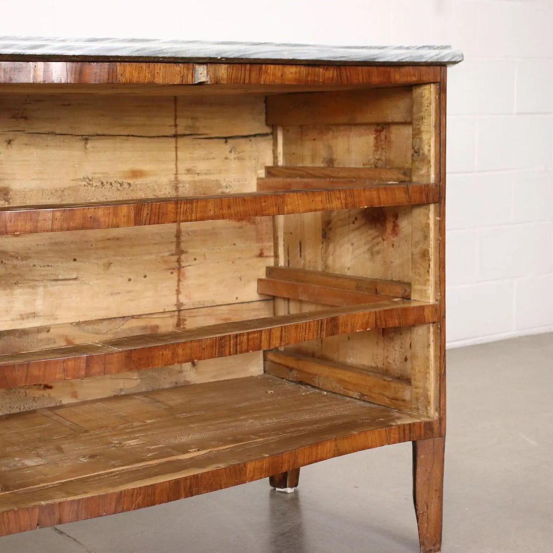 Neoclassical Chest of Drawers Walnut Italy XVIII Century - Last quarter of the 18th century | Antiques | Chest of Drawers & Commodes