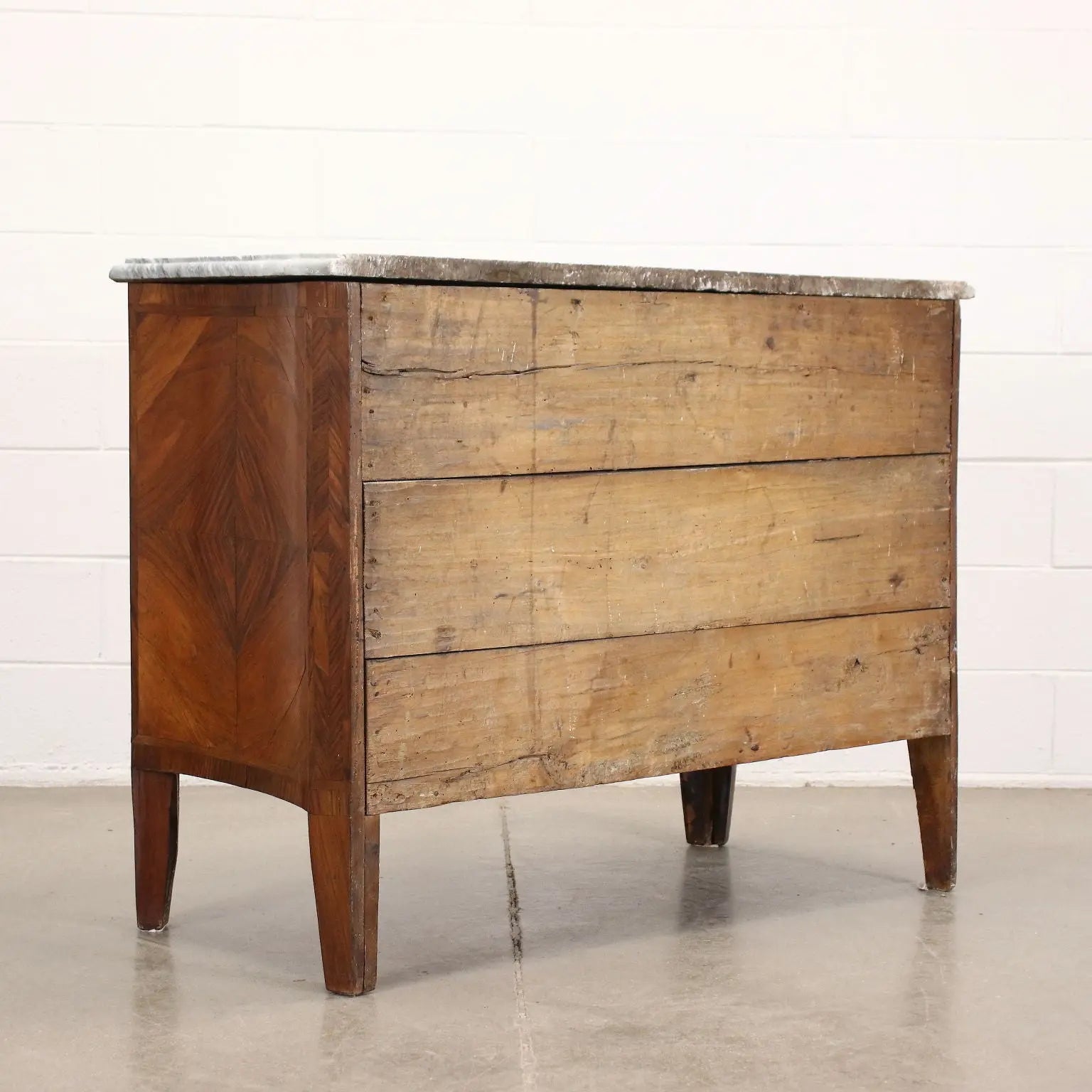 Neoclassical Chest of Drawers Walnut Italy XVIII Century - Last quarter of the 18th century | Antiques | Chest of Drawers & Commodes