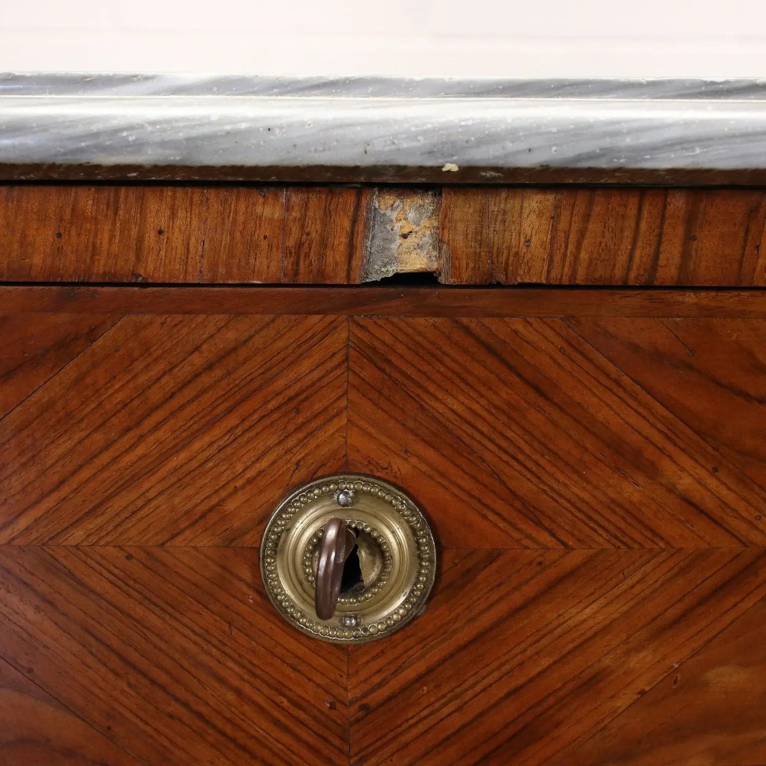 Neoclassical Chest of Drawers Walnut Italy XVIII Century - Last quarter of the 18th century | Antiques | Chest of Drawers & Commodes