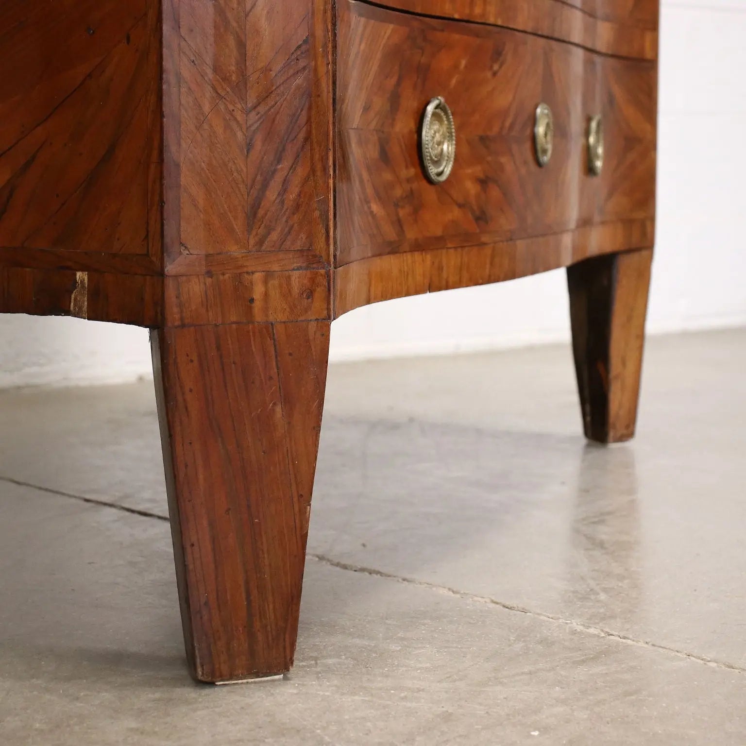 Neoclassical Chest of Drawers Walnut Italy XVIII Century - Last quarter of the 18th century | Antiques | Chest of Drawers & Commodes