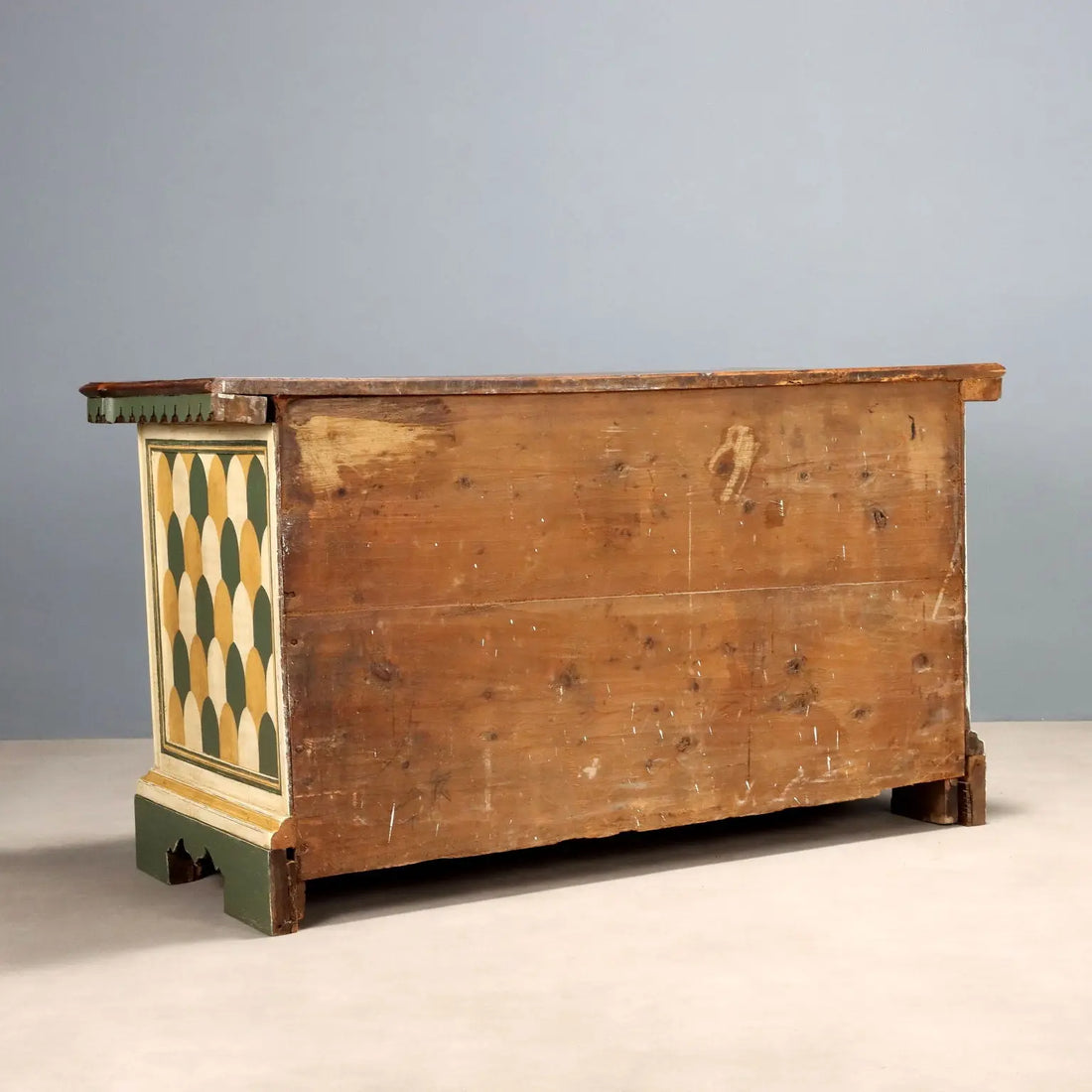 Baroque Walnut Canterano - 18th Century