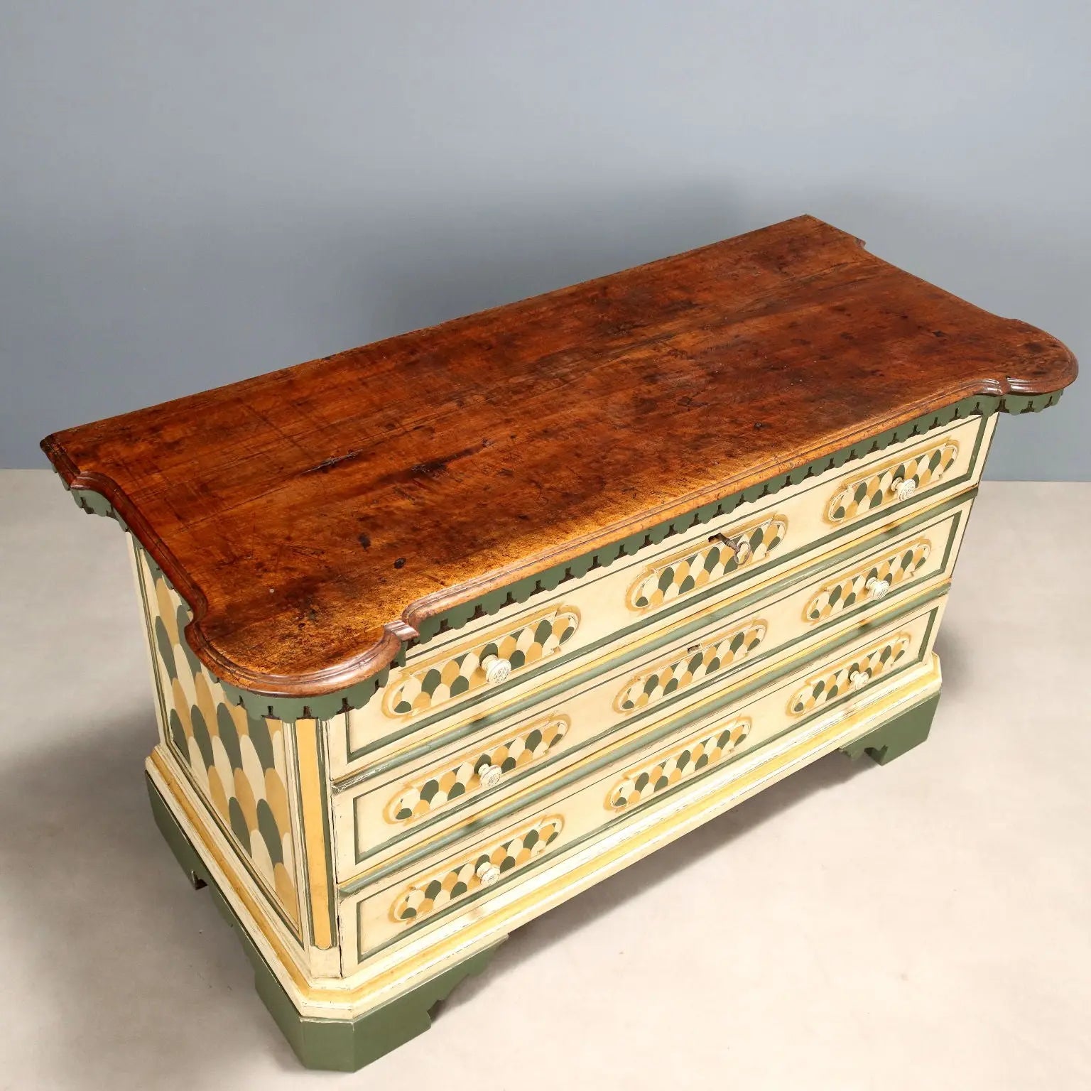 Baroque Walnut Canterano - 18th Century