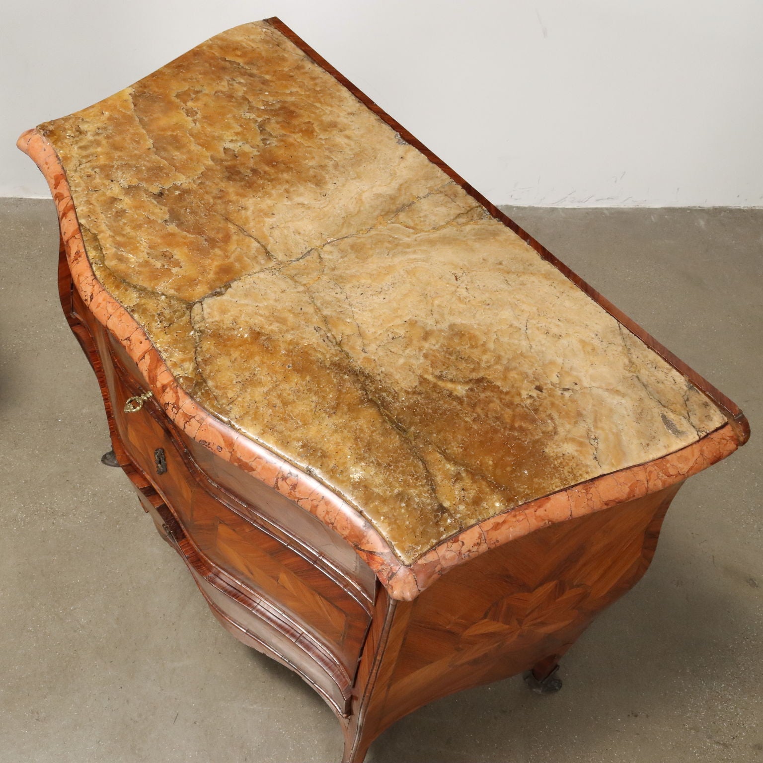  | Antiques  Chest of Drawers & Commodes