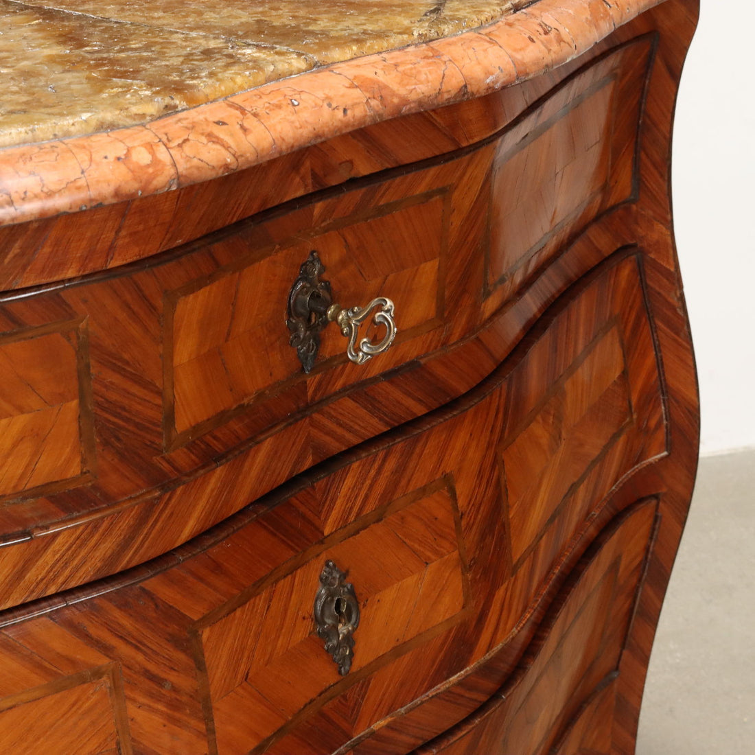  | Antiques  Chest of Drawers & Commodes