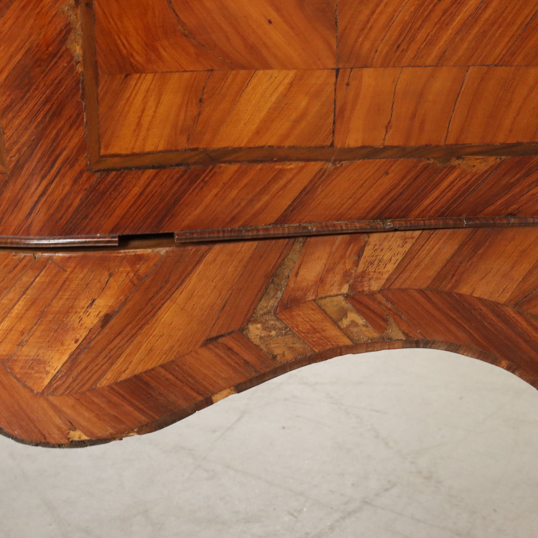  | Antiques  Chest of Drawers & Commodes