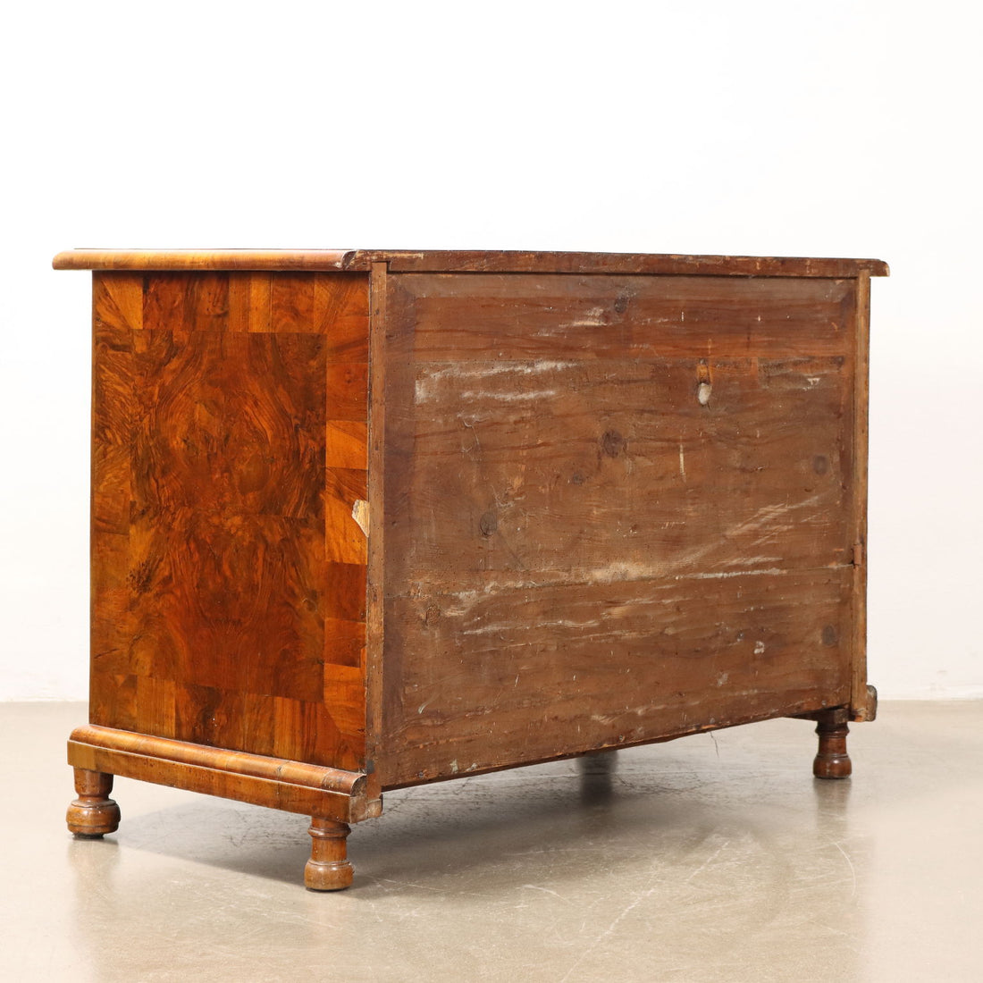  | Antiques  Chest of Drawers & Commodes