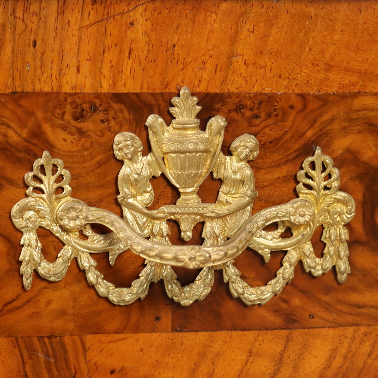  | Antiques  Chest of Drawers & Commodes