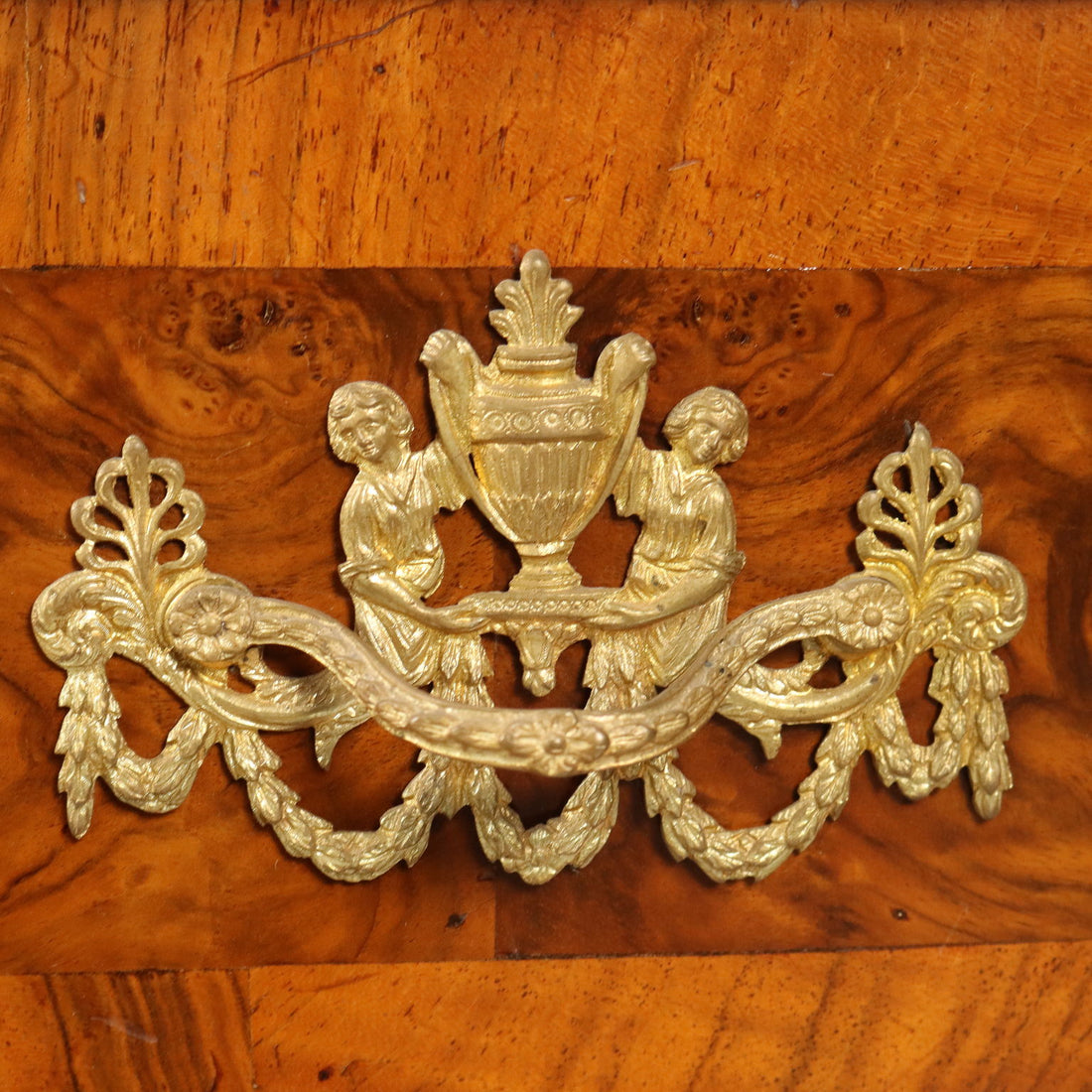  | Antiques  Chest of Drawers & Commodes