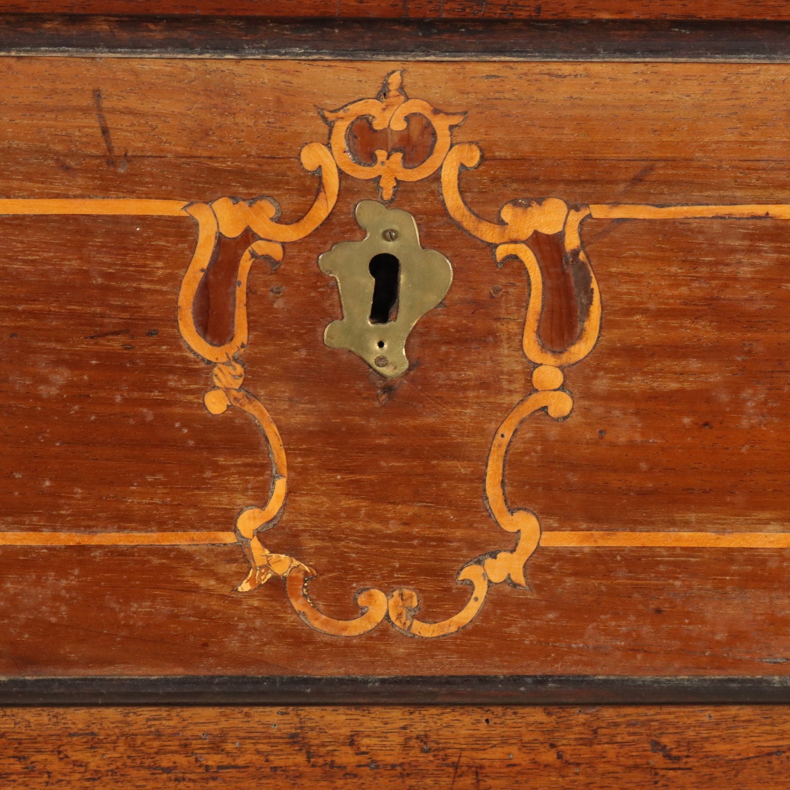  | Antiques  Chest of Drawers & Commodes