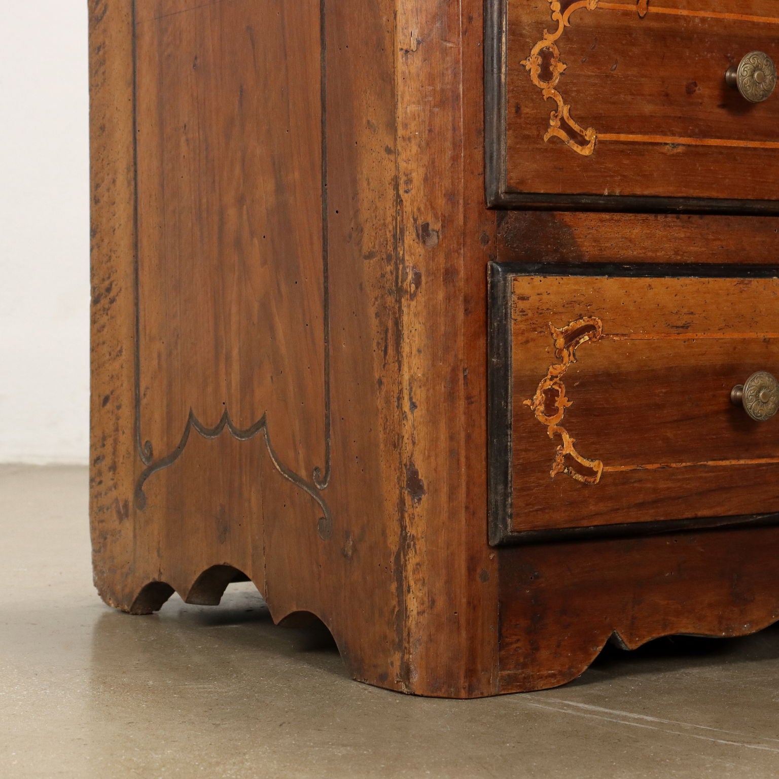  | Antiques  Chest of Drawers & Commodes