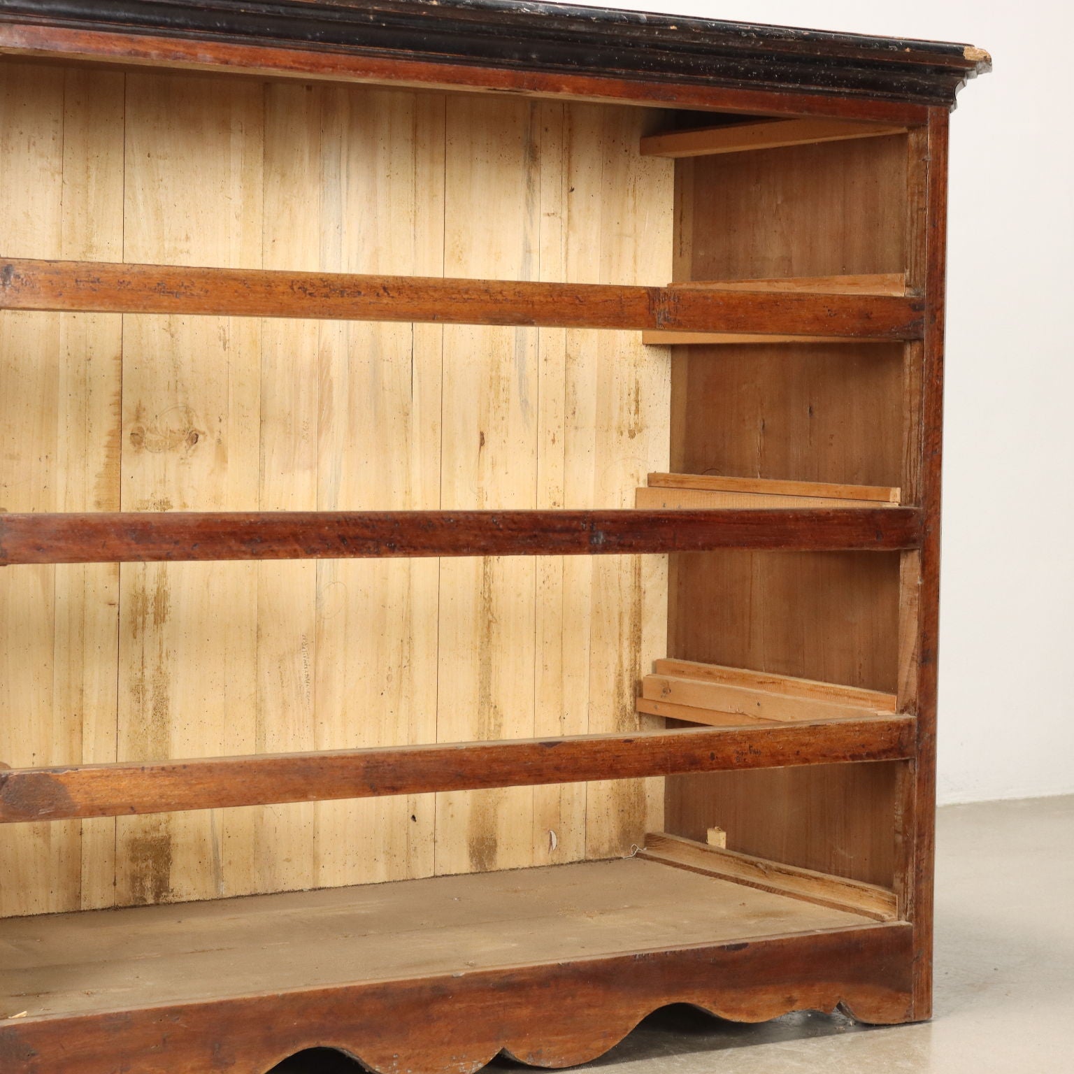  | Antiques  Chest of Drawers & Commodes