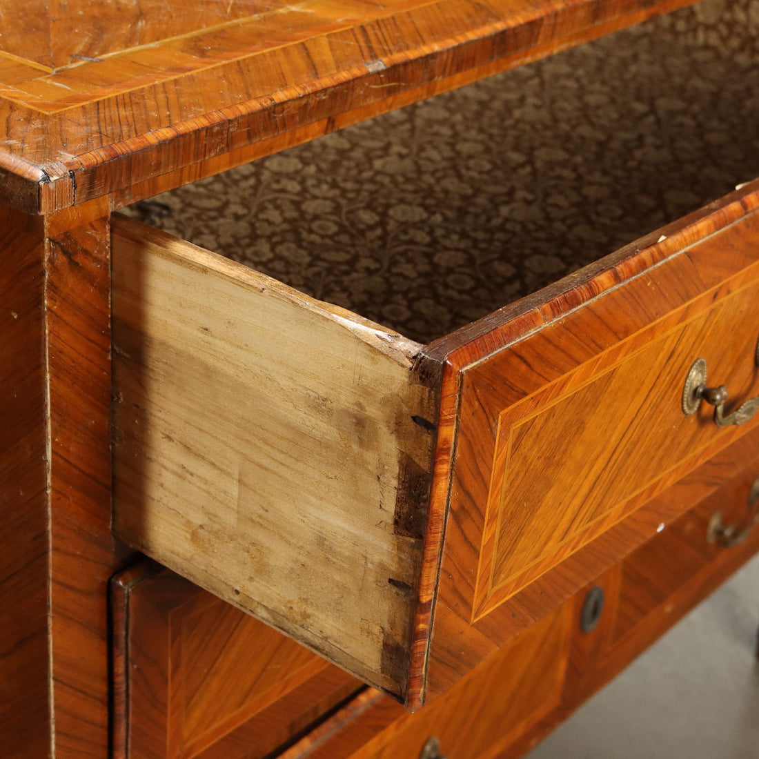  | Antiques  Chest of Drawers & Commodes