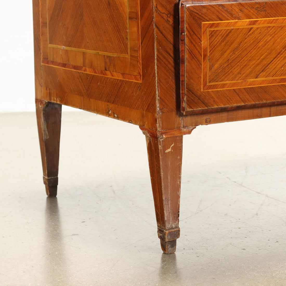  | Antiques  Chest of Drawers & Commodes