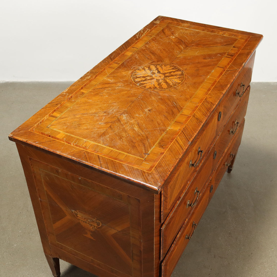  | Antiques  Chest of Drawers & Commodes