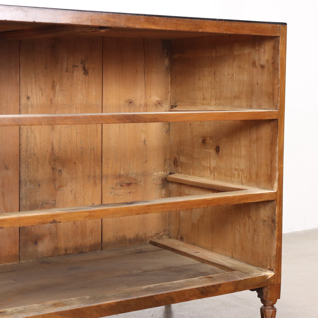  | Antiques  Chest of Drawers & Commodes