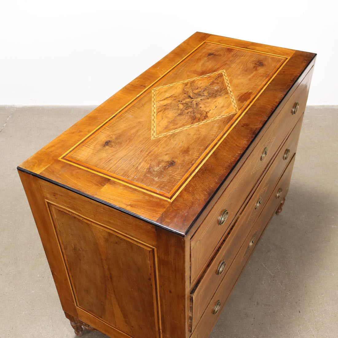  | Antiques  Chest of Drawers & Commodes