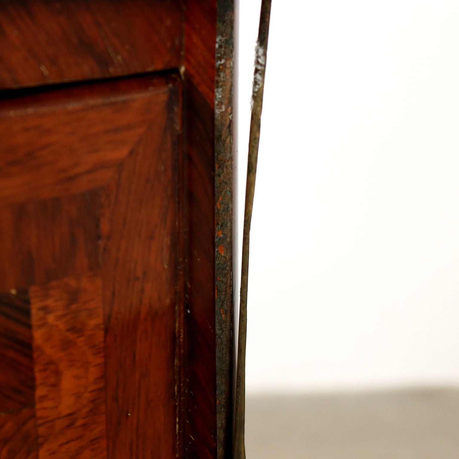  | Antiques  Chest of Drawers & Commodes