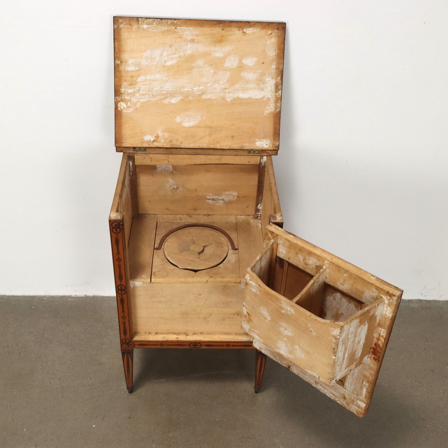  | Antiques  Chest of Drawers & Commodes