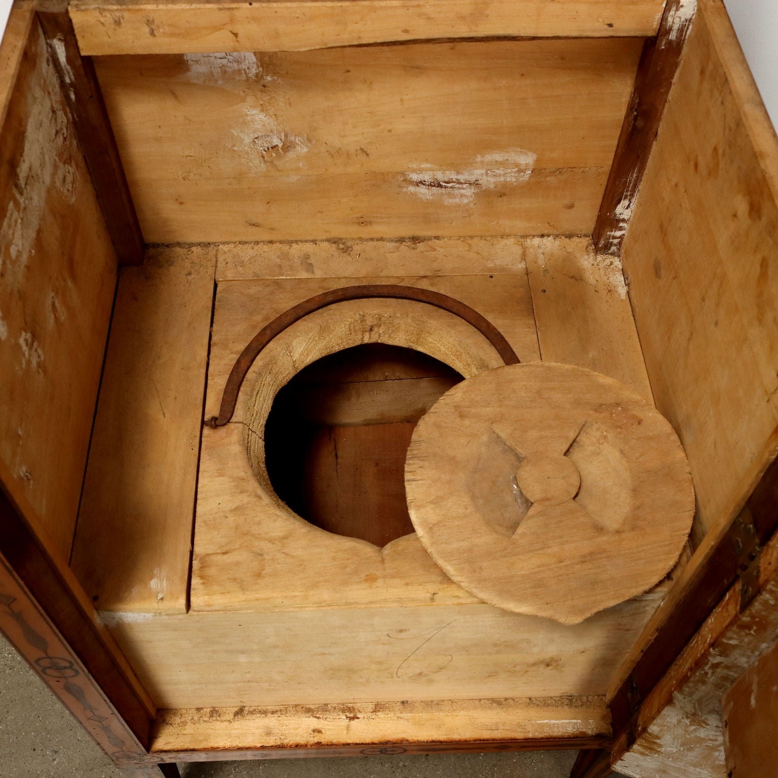  | Antiques  Chest of Drawers & Commodes