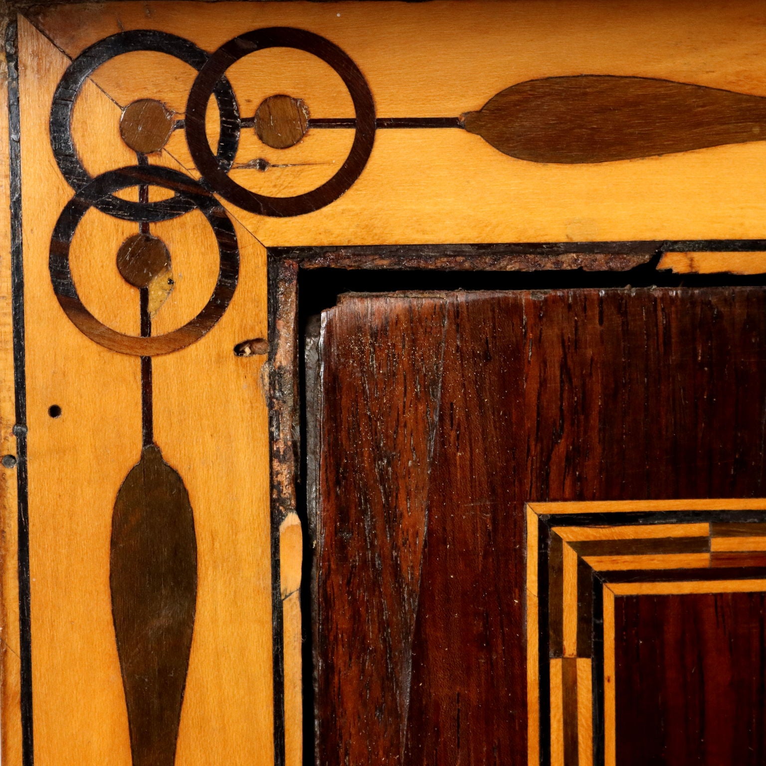  | Antiques  Chest of Drawers & Commodes