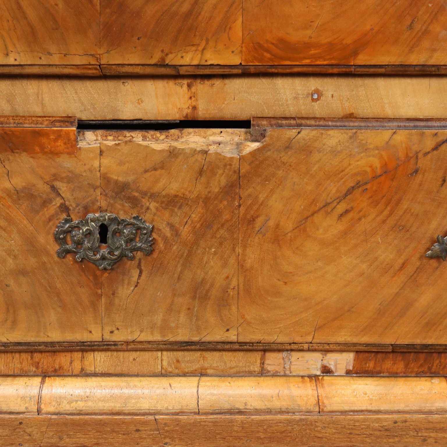  | Antiques  Chest of Drawers & Commodes