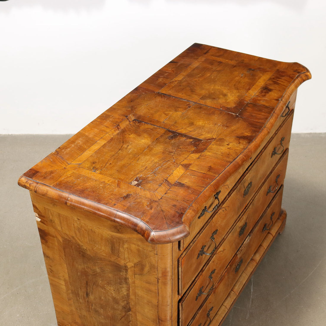  | Antiques  Chest of Drawers & Commodes