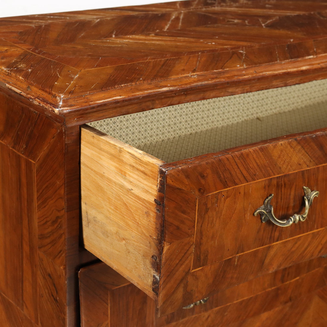  | Antiques  Chest of Drawers & Commodes