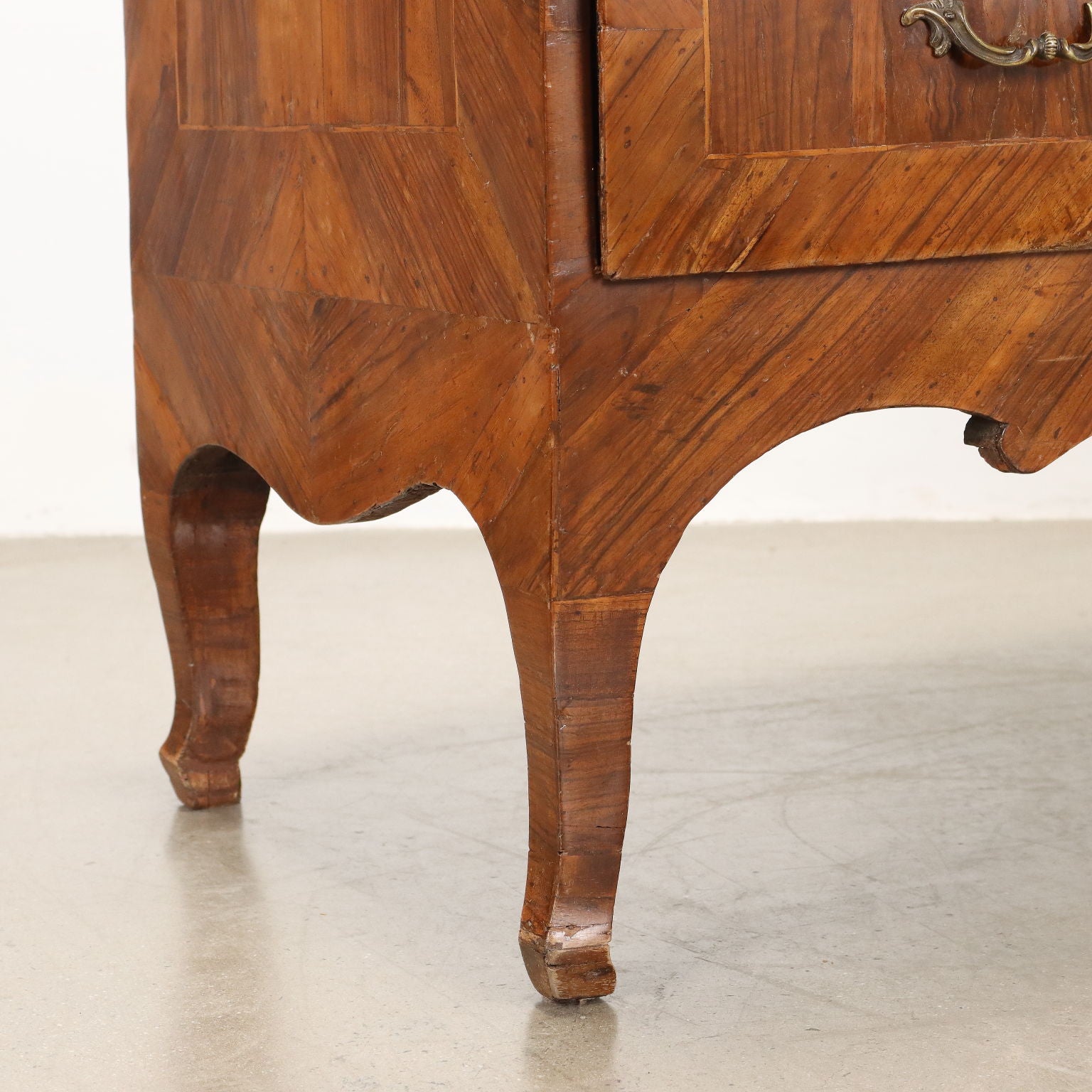  | Antiques  Chest of Drawers & Commodes