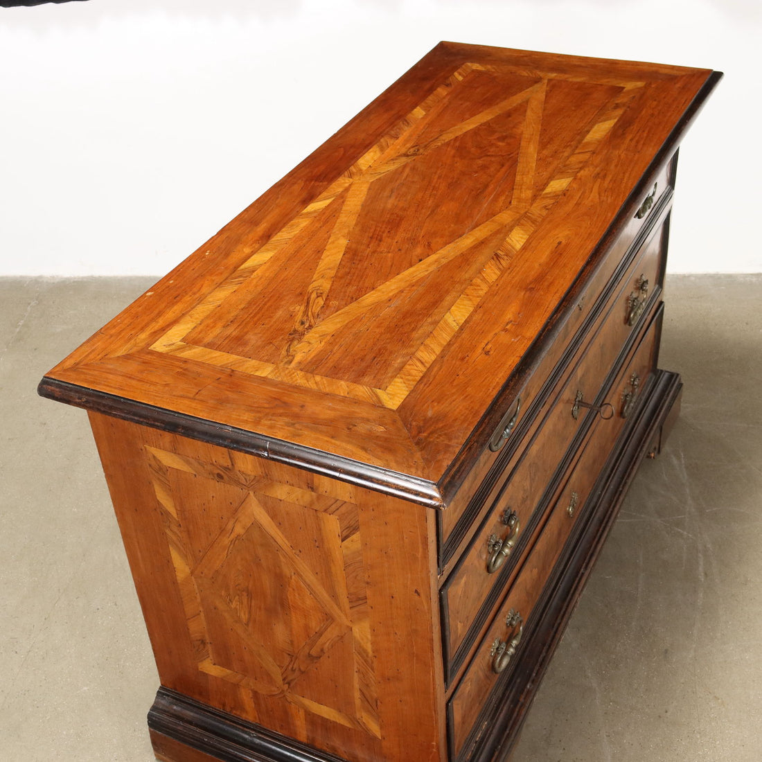  | Antiques  Chest of Drawers & Commodes