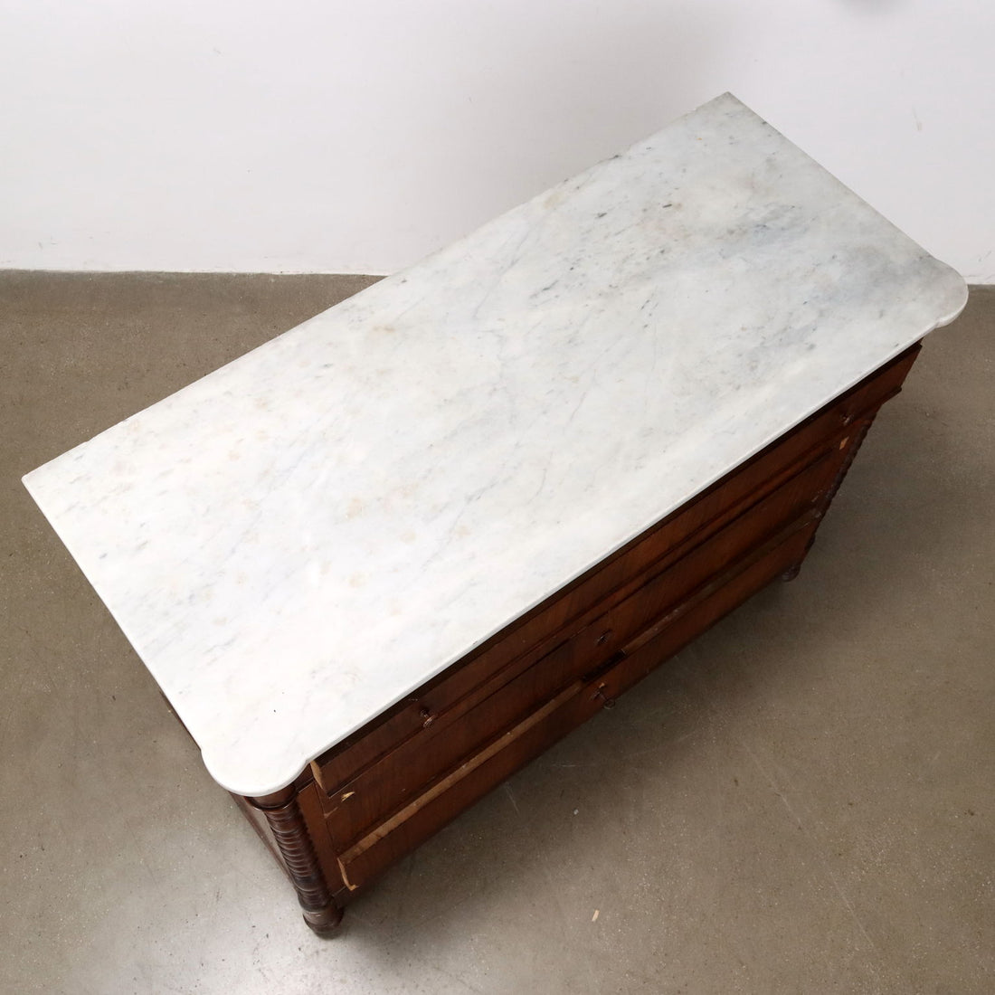  | Antiques  Chest of Drawers & Commodes