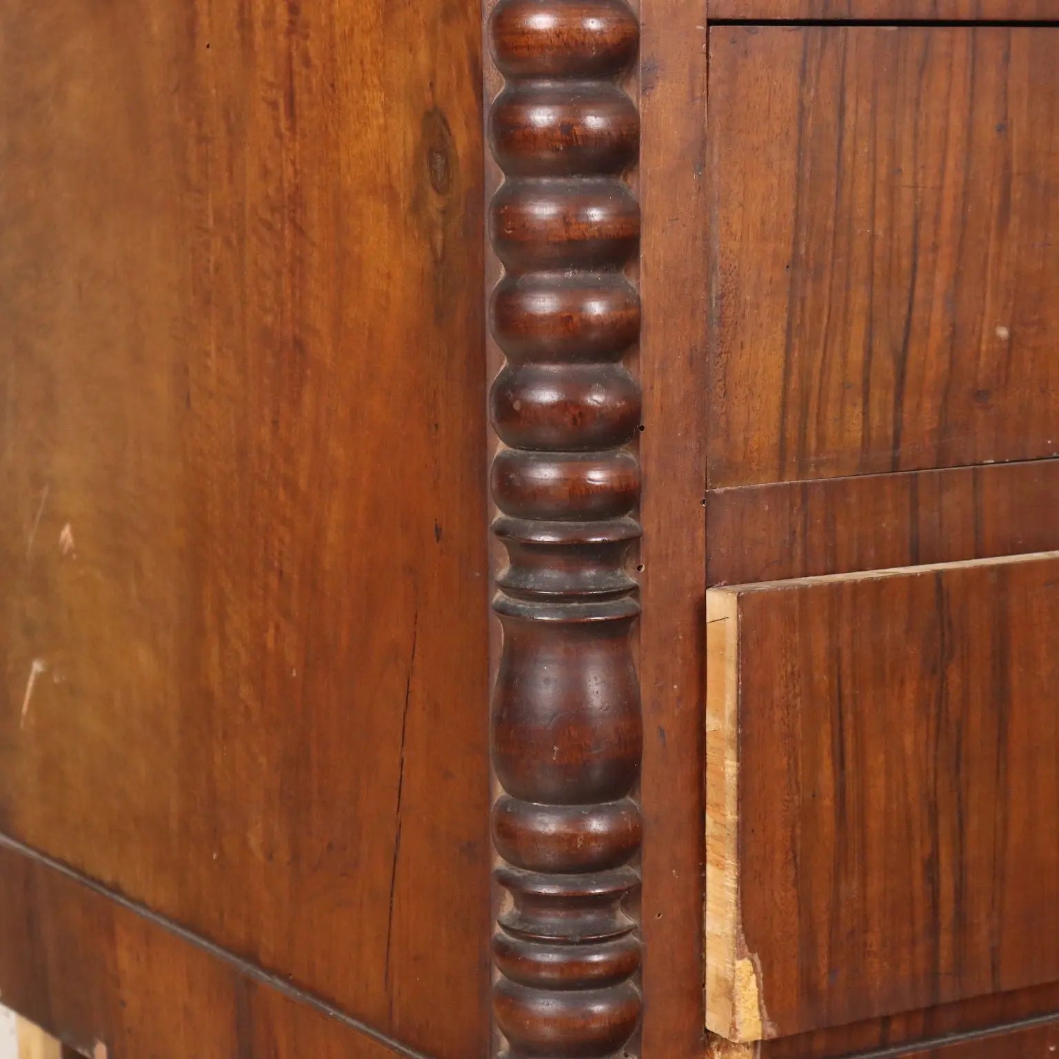 Antique Chest of Drawers Louis Philippe Walnut XIX Century - Piedmont, Late XIX Century | Antiques | Chest of Drawers & Commodes