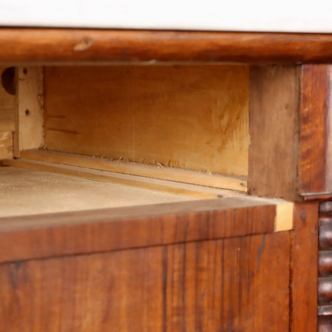 Antique Chest of Drawers Louis Philippe Walnut XIX Century - Piedmont, Late XIX Century | Antiques | Chest of Drawers & Commodes